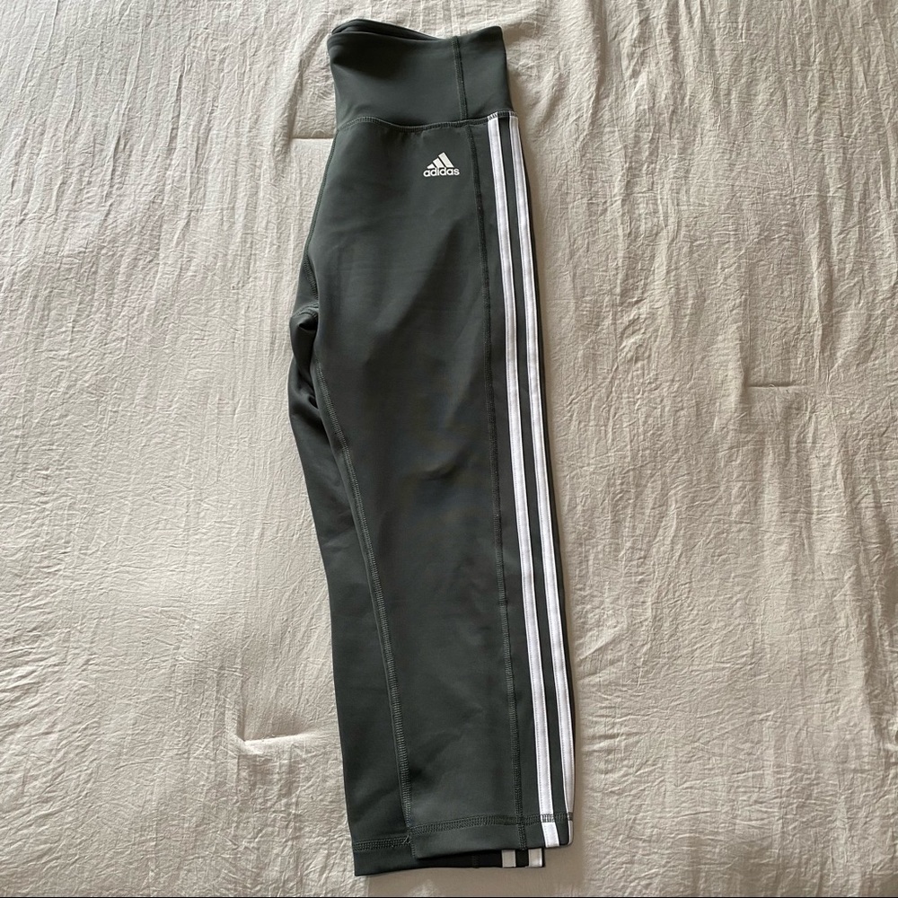 Adidas Three Stripe Cropped Leggings | olive green size medium